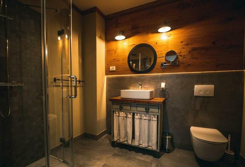 اتاق خانوادگی, Zamorc