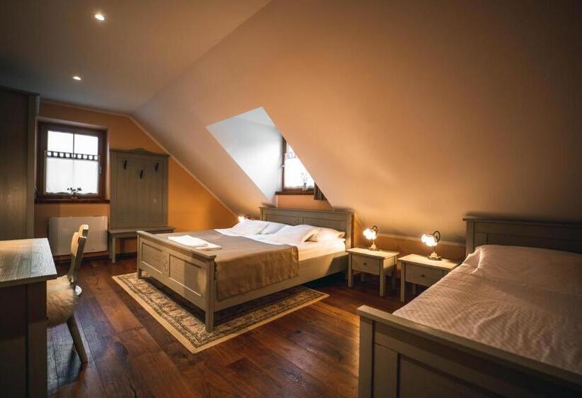 اتاق استاندارد سه نفره, Zamorc