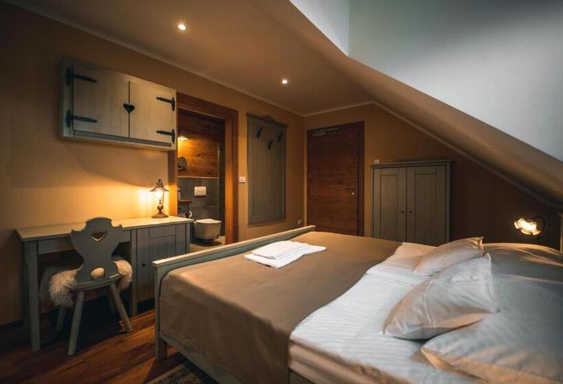 اتاق استاندارد سه نفره, Zamorc