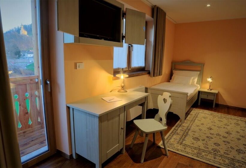 اتاق استاندارد سه تخته با بالکن, Zamorc