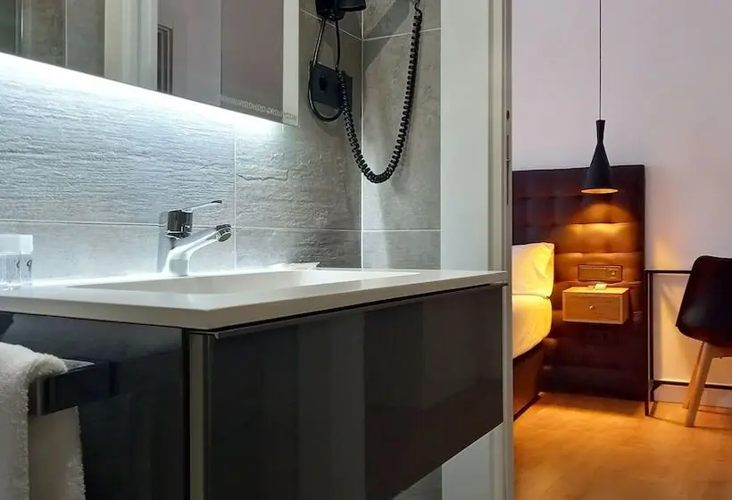 سوییت جونیور, Woohoo Rooms Chueca
