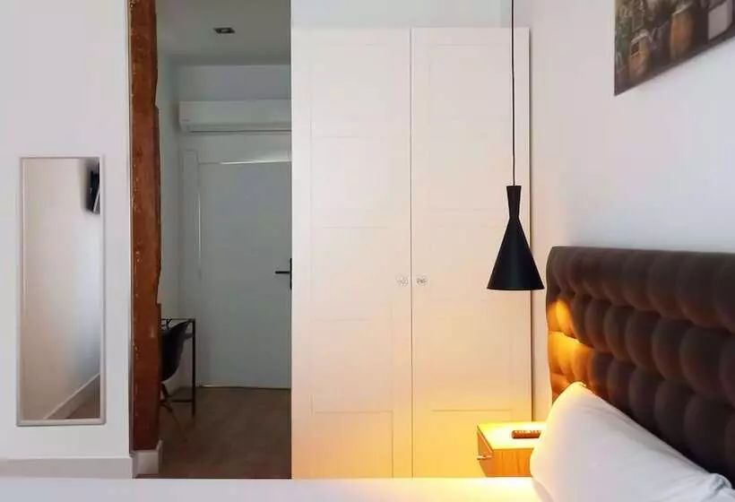 سوییت جونیور با بالکن, Woohoo Rooms Chueca