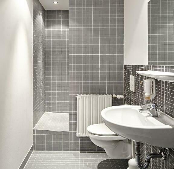 Standard Yhden Hengen Huone Jaettu Kylpyhuone, Internationales Studierenden