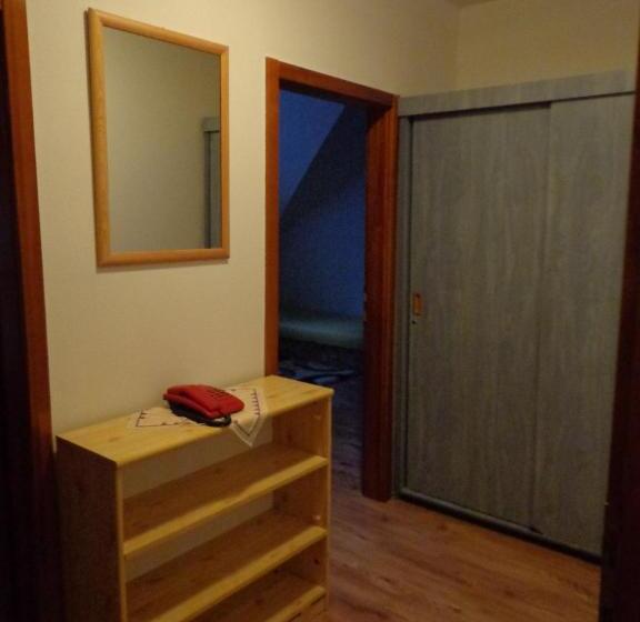 جناح مزوَّد بشرفة, Penzion Centrum