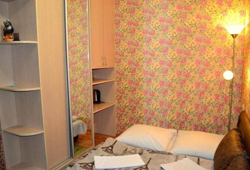 غرفة أساسية, Zlata Praha