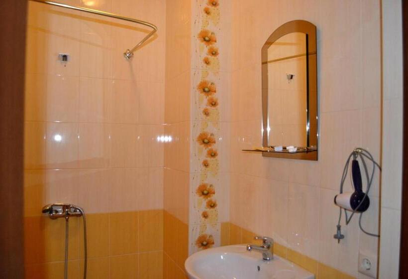 غرفة كلاسيكية ثلاثية, Zlata Praha