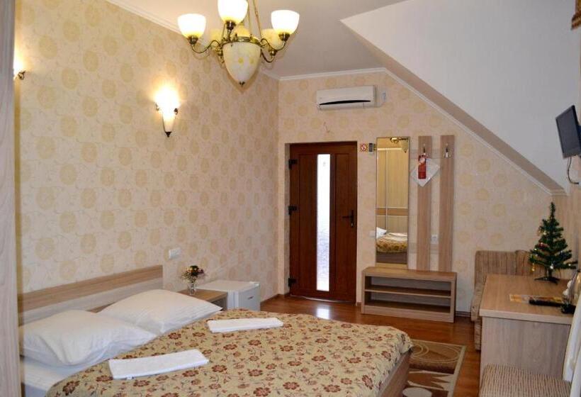 غرفة كلاسيكية ثلاثية, Zlata Praha