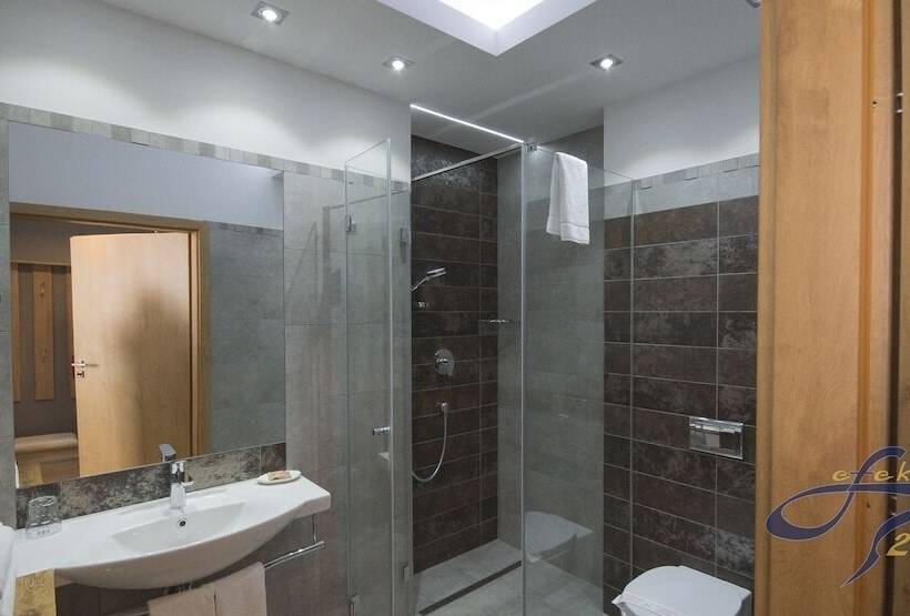 استودیوی استاندارد, Apartamenty Efekt 72