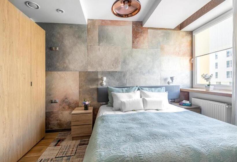 استودیوی استاندارد, Apartamenty Efekt 72