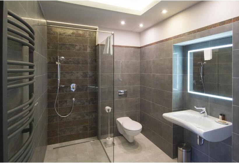 استودیوی استاندارد, Apartamenty Efekt 72