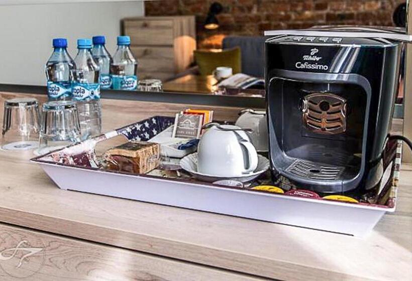 استودیوی استاندارد, Apartamenty Efekt 72