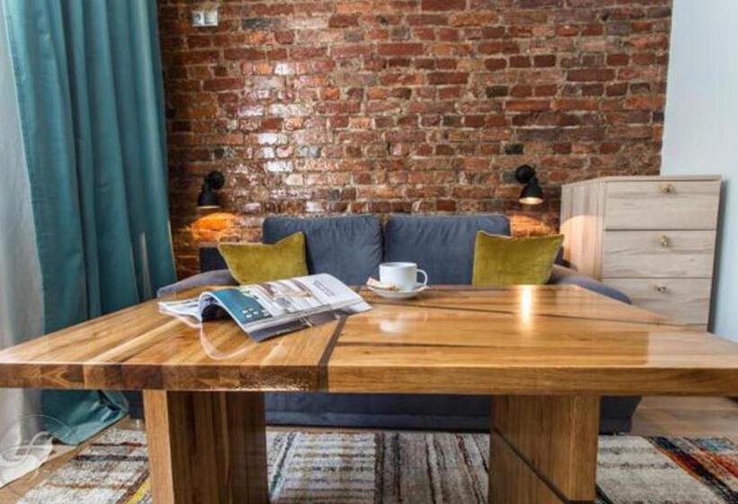 استودیوی استاندارد, Apartamenty Efekt 72