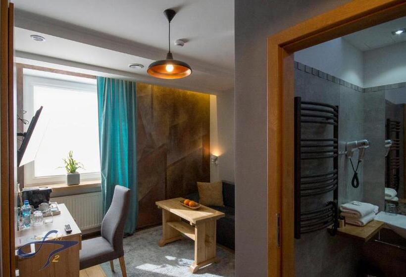 استودیوی استاندارد, Apartamenty Efekt 72