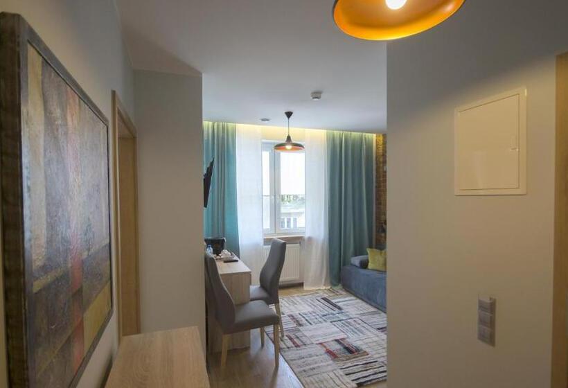 استودیوی استاندارد, Apartamenty Efekt 72