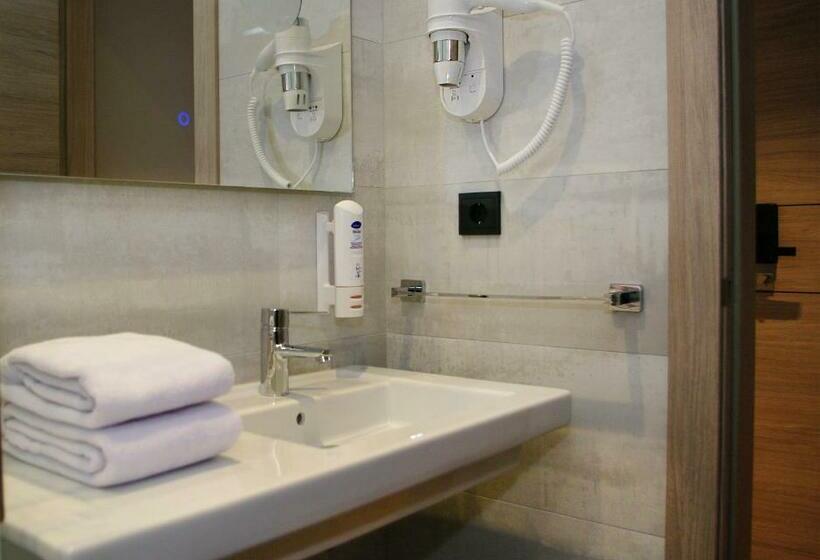 اتاق لوکس, Neru Con Encanto