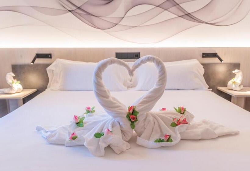 اتاق لوکس با بالکن, Neru Con Encanto