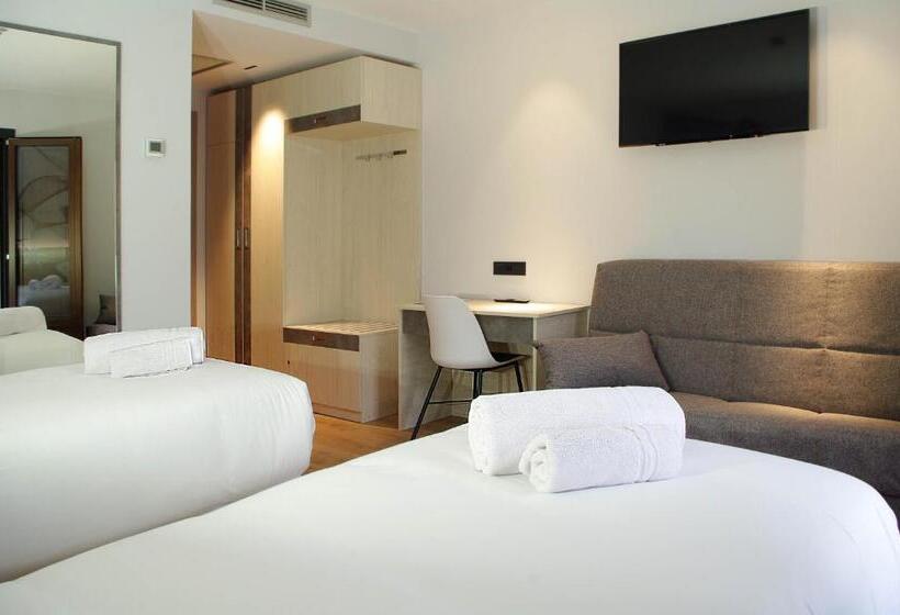 اتاق لوکس با بالکن, Neru Con Encanto