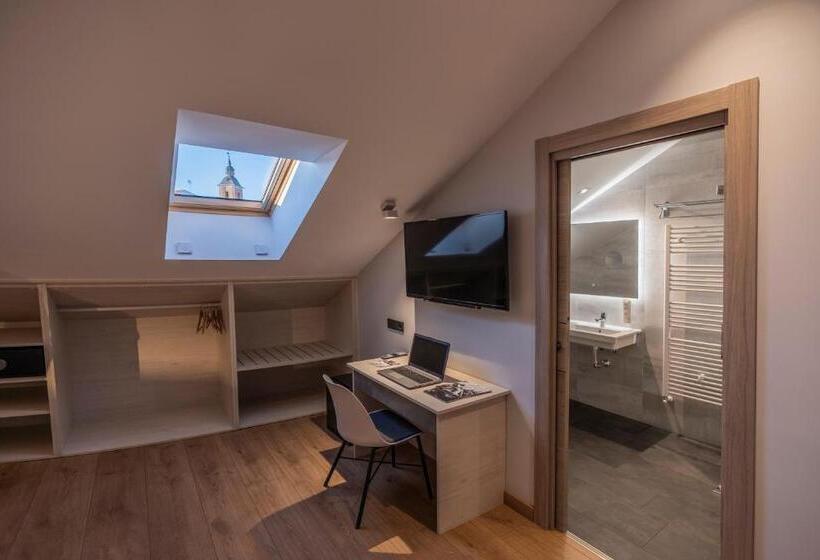 اتاق لوکس, Neru Con Encanto