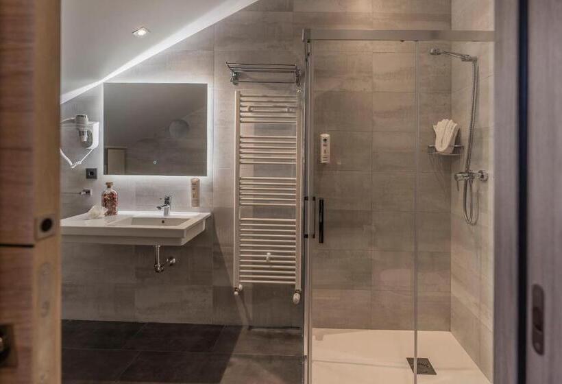 اتاق لوکس, Neru Con Encanto