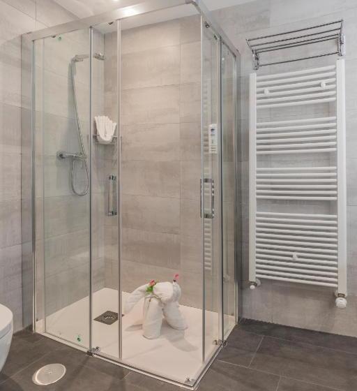 اتاق لوکس با بالکن, Neru Con Encanto