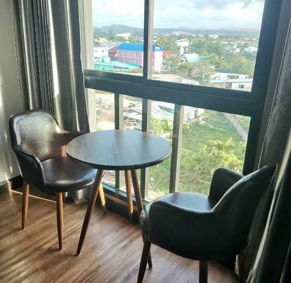 带大床的套房, Ps Thungsao