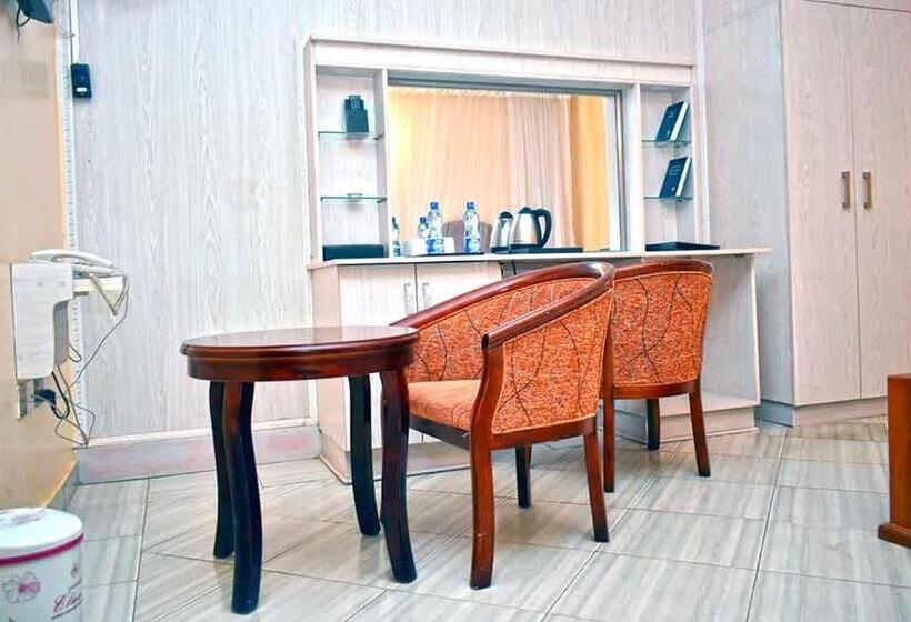 اتاق لوکس, Two Oceans Hotel Voi