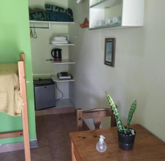 اتاق استاندارد چهارنفره با چشم‌انداز باغ, De Campo