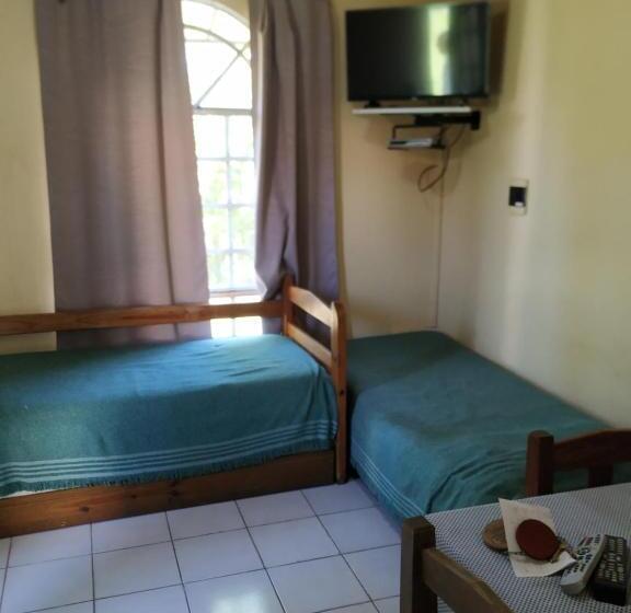 بنگله خانوادگی, De Campo