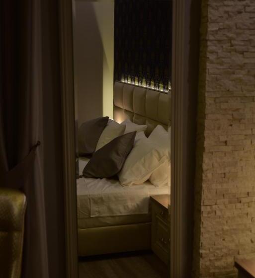 اتاق استاندارد با بالکن, The King Resort