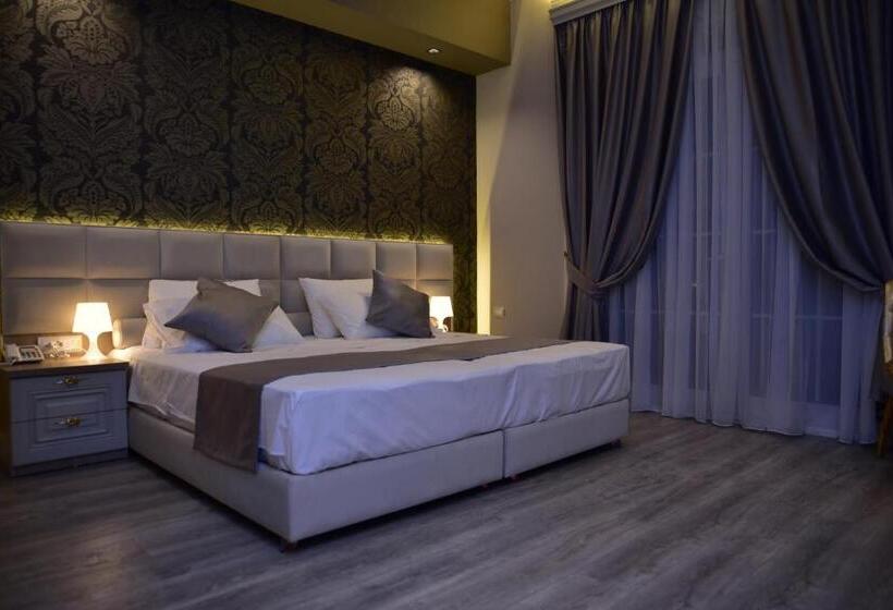 اتاق استاندارد با بالکن, The King Resort