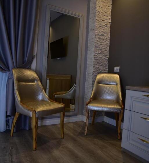 اتاق استاندارد با بالکن, The King Resort