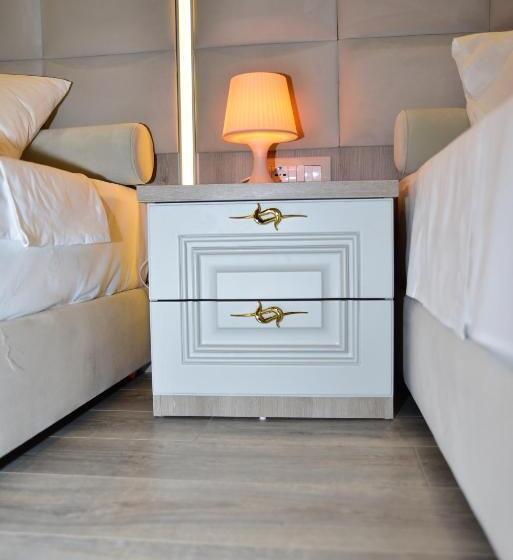 اتاق خانوادگی, The King Resort