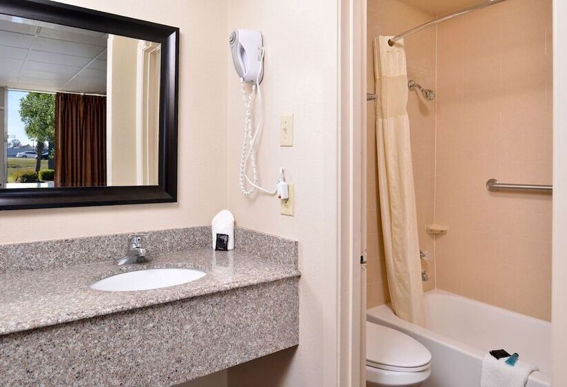 غرفه قياسيه سريرين مزدوجين, Americas Best Value Inn West Monroe