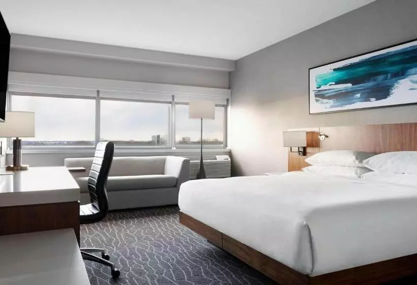 キングサイズベッドのスタンダードルーム, Delta Hotels By Marriott Woodbridge