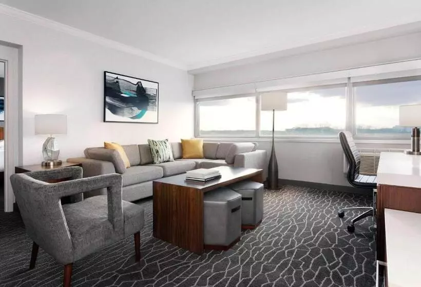 キングサイズベッドのジュニアスイート, Delta Hotels By Marriott Woodbridge