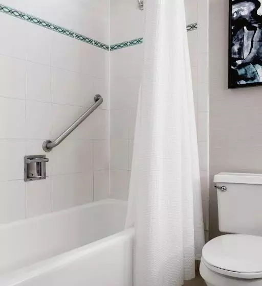 身障者適用キングサイズベッドルーム, Delta Hotels By Marriott Woodbridge