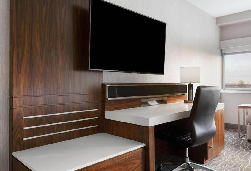 غرفة ديلوكس سرير كينج, Delta Hotels By Marriott Woodbridge