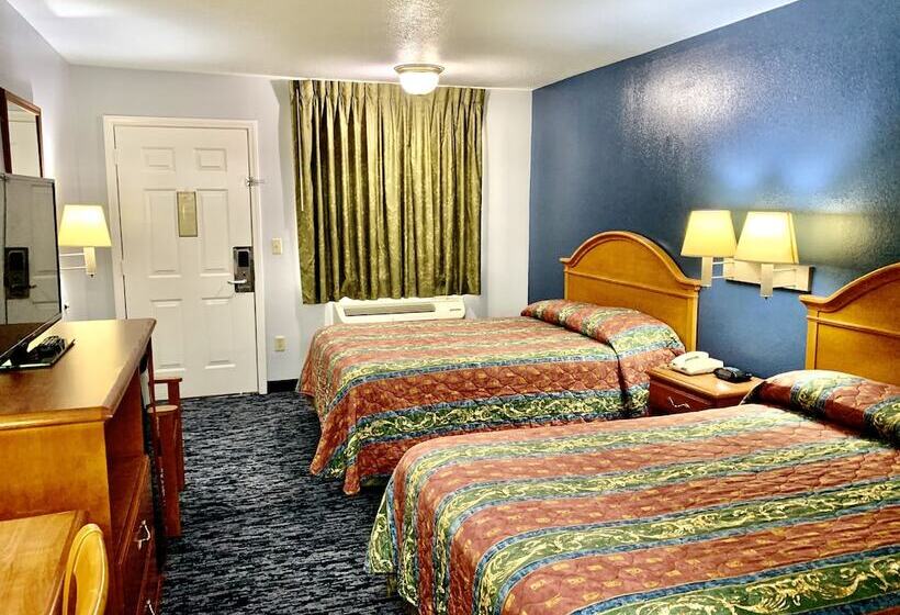 带2个双人床的标准工作室, Scottish Inns Westcott Street