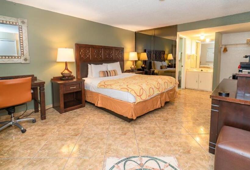 キングサイズベッドのデラックスルーム, Sevilla Inn Kissimmee  Near Disney
