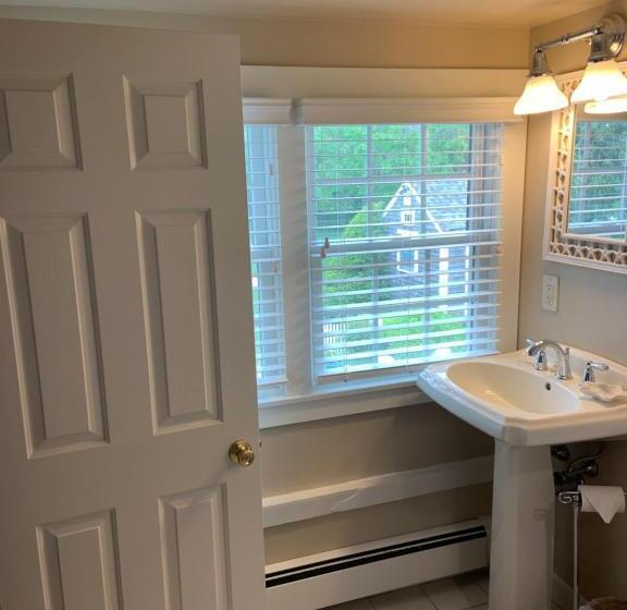 غرفة ديلوكس سرير ملكى, Ship S Knees Inn