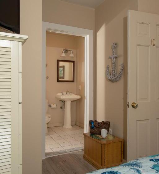 غرفة أساسية, Ship S Knees Inn