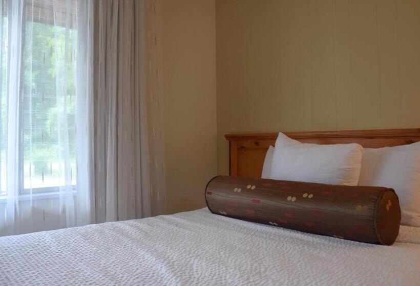 标准工作室, Scotty's Lakeside Resort