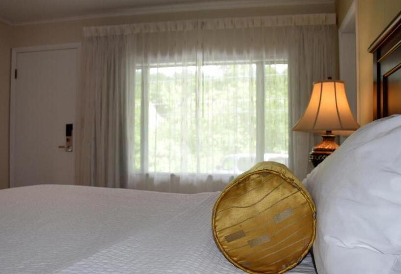 家庭套房, Scotty's Lakeside Resort