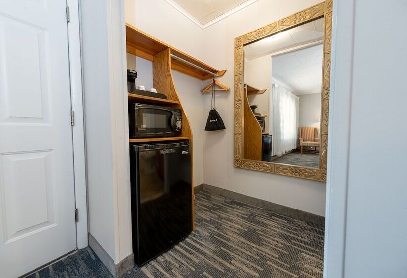 带大床的标准间, Scotty's Lakeside Resort