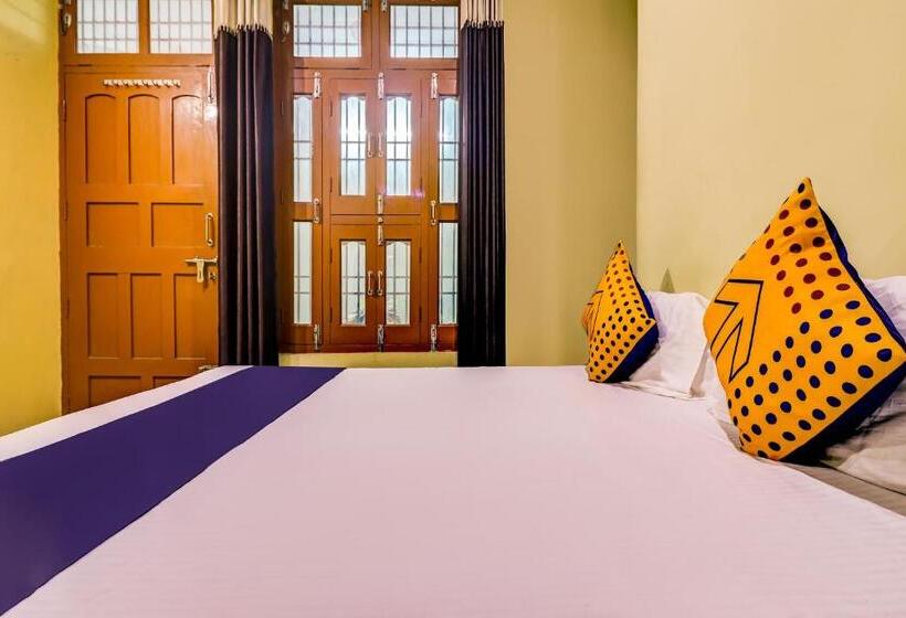 اتاق اجرایی سه نفره, Spot On 68052 Surya Guest House