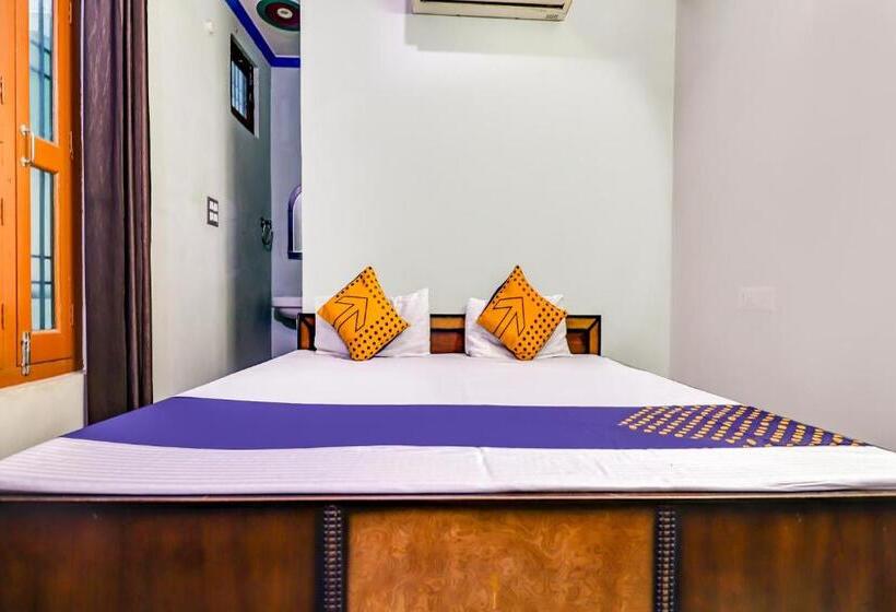 Трехместный Президентский, Spot On 68052 Surya Guest House