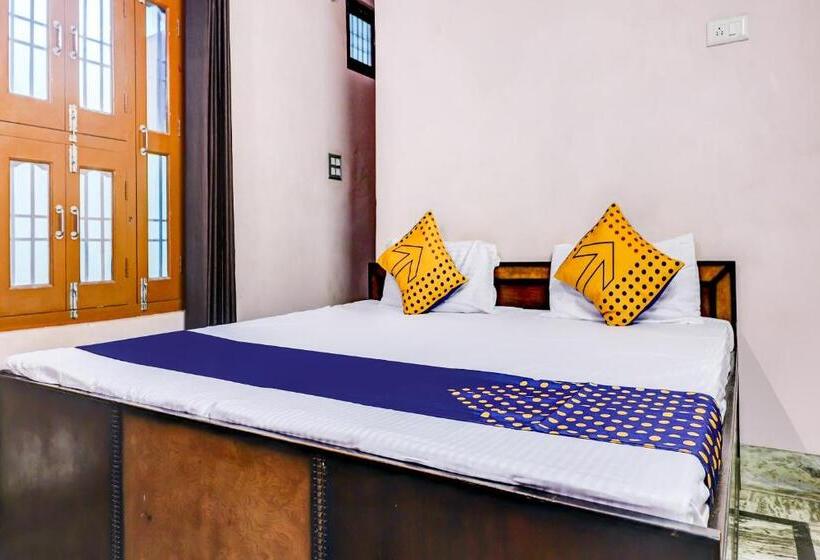 اتاق اجرایی سه نفره, Spot On 68052 Surya Guest House