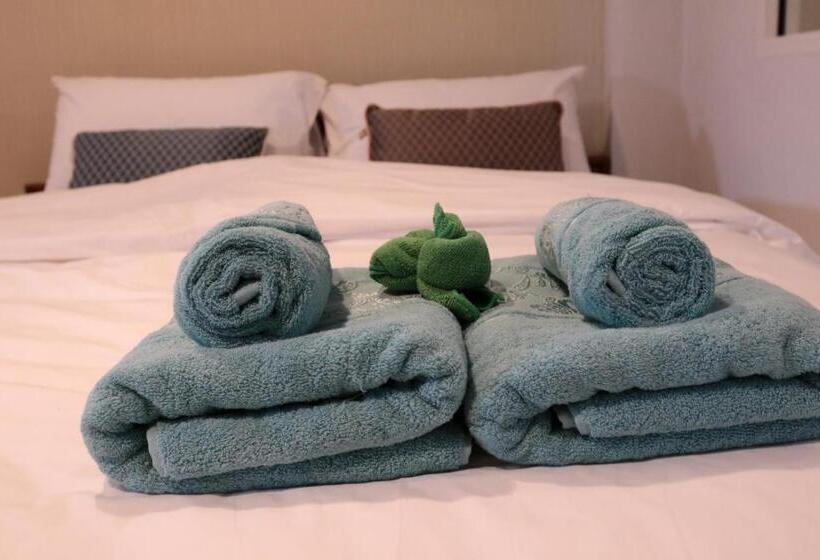 غرفة قياسية, Aiyapach Inn