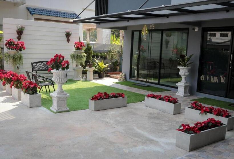 غرفة قياسية, Aiyapach Inn