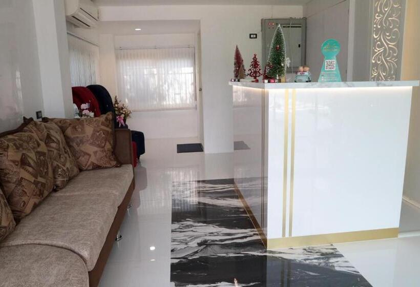 غرفة قياسية, Aiyapach Inn